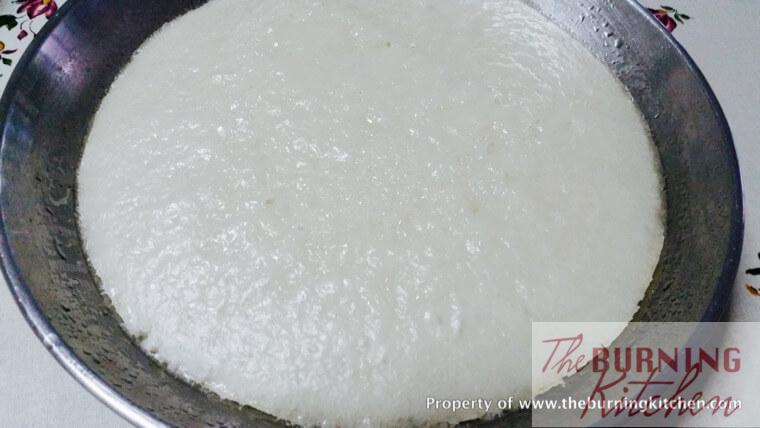 bai tang gao/steamed rice cake on metal plate waiting to be cooled